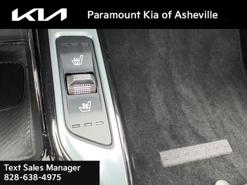 Certified 2025 Kia Sorento SX image 17