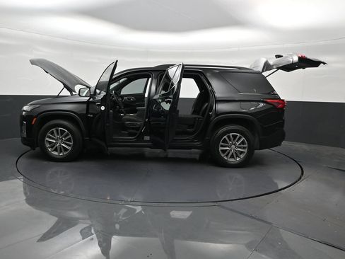 Used 2024 Chevrolet Traverse LT FWD image 34