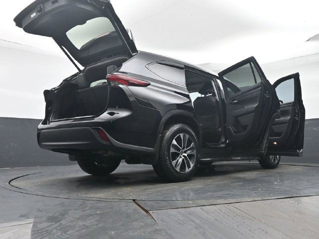Used 2025 Toyota Highlander XLE AWD/4WD image 51