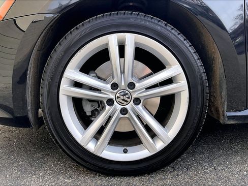 Used 2015 Volkswagen Passat TDI SEL Premium image 8