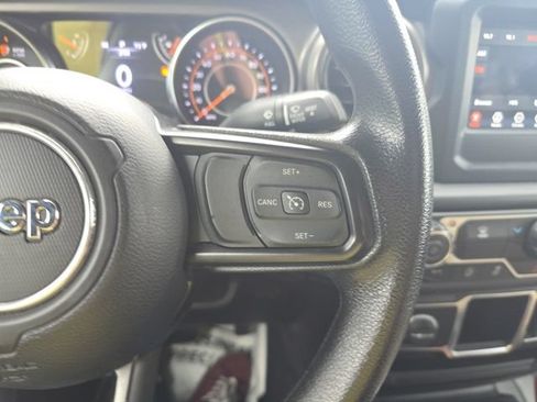 Used 2022 Jeep Gladiator Sport AWD/4WD image 15