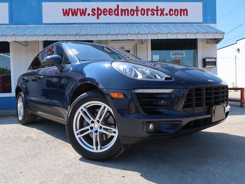 Used 2018 Porsche Macan AWD/4WD image 2
