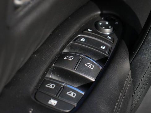 Used 2023 Nissan Armada SL w/ Cargo Package image 18