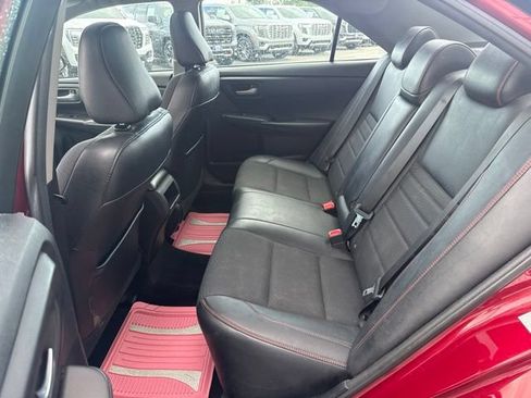 Used 2017 Toyota Camry SE w/ Moonroof Package FWD image 27