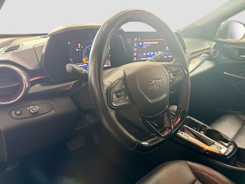Used 2024 Chevrolet Trax RS FWD image 10