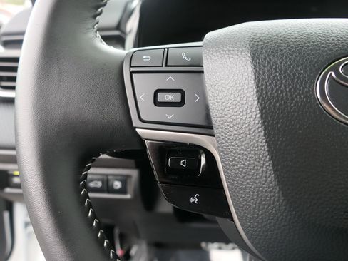 Used 2025 Toyota Camry SE w/ Multimedia Upgrade Package image 13