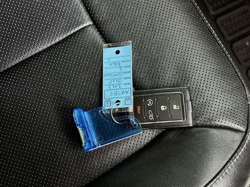 Used 2023 Jeep Grand Cherokee L Limited w/ Luxury Tech Group II image 39