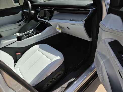 New 2026 Jeep Cherokee Limited AWD/4WD image 8