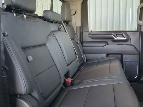 Used 2024 Chevrolet Silverado 2500 LTZ w/ LTZ Convenience Package image 7