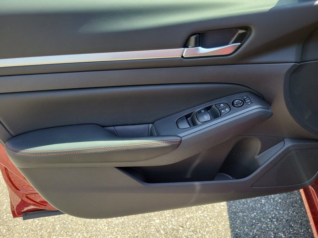 New 2026 Nissan Altima 2.5 SR FWD image 19
