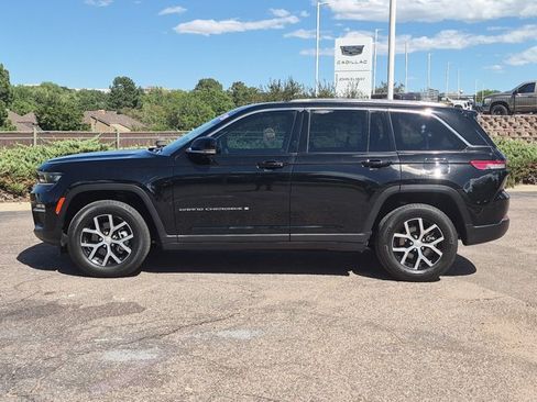 Used 2023 Jeep Grand Cherokee Limited w/ Trailer Tow Prep Group (B) AWD/4WD image 9