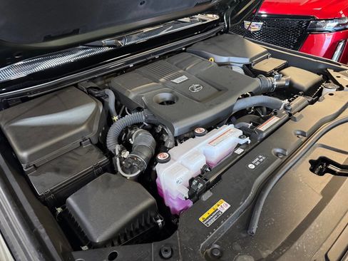 Used 2025 Lexus GX 550 w/ Accessory Package (2T) image 20