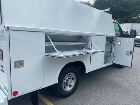 New 2025 Chevrolet Express 3500 w/ Power Convenience Package image 12