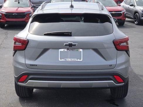 Certified 2025 Chevrolet Trax LT w/ Driver Confidence Package image 20