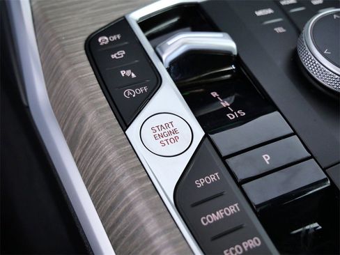 Used 2025 BMW 330i xDrive Sedan image 23