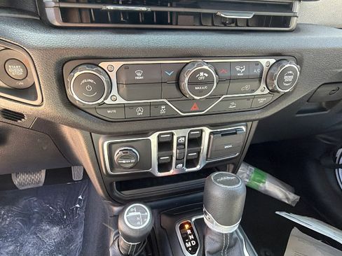 New 2026 Jeep Gladiator Sport image 28