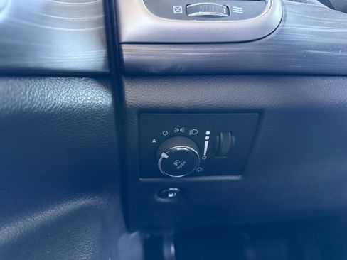 Used 2020 Jeep Grand Cherokee Altitude RWD image 19