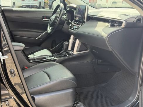 Used 2023 Toyota Corolla Cross XLE FWD image 20