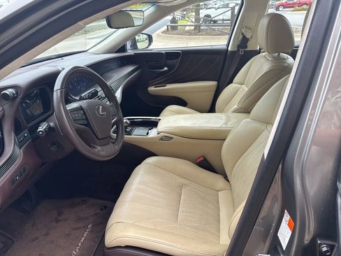 Used 2018 Lexus LS 500 w/ Interior Upgrade Package RWD image 5