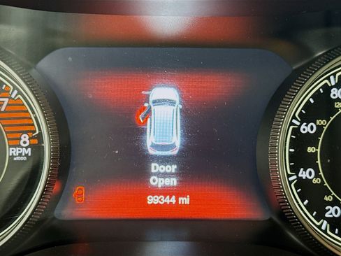 Used 2016 Jeep Cherokee Limited w/ Luxury Group image 17