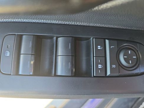 Used 2025 Toyota Tacoma SR5 image 26