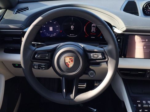 New 2025 Porsche Macan 4S Electric image 15