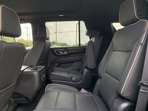 Used 2023 Chevrolet Tahoe Premier AWD/4WD image 32