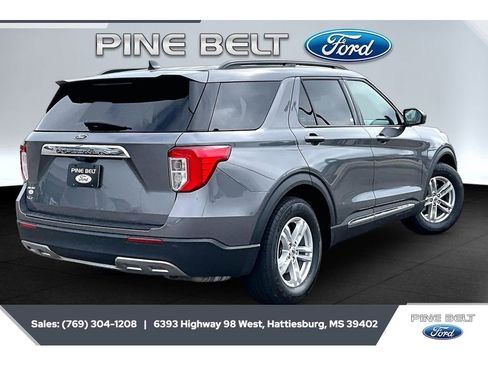 Used 2021 Ford Explorer XLT w/ Equipment Group 202A RWD image 11