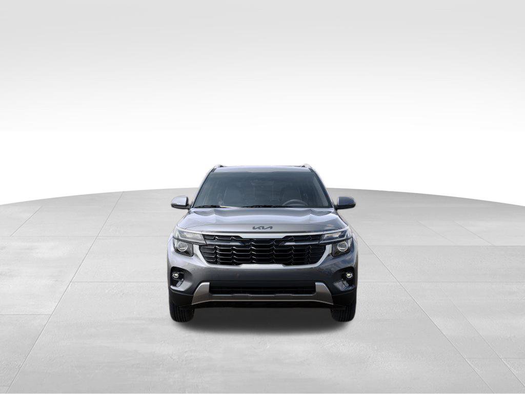 Used 2025 Kia Seltos S AWD/4WD image 2