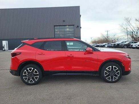 Used 2024 Chevrolet Blazer RS w/ Enhanced Convenience Package image 2