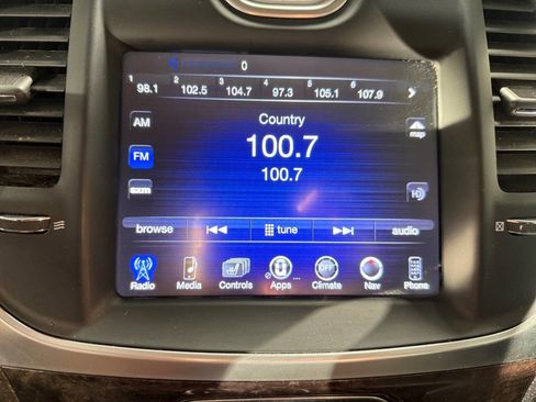 Used 2015 Chrysler 300 C w/ Light Group image 12