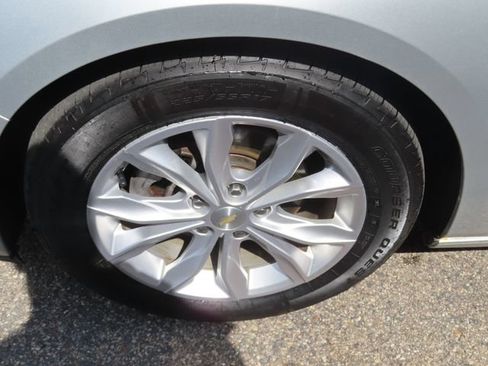 Used 2019 Chevrolet Malibu LT FWD image 15