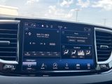 Used 2023 Chrysler Pacifica Touring-L image 3