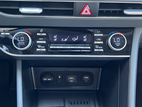 Used 2022 Hyundai Sonata Limited FWD image 23