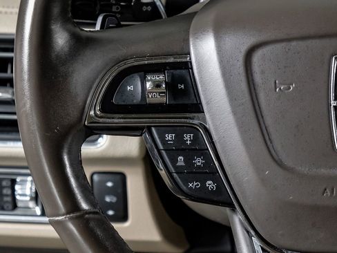 Used 2022 Lincoln Navigator L Reserve image 17