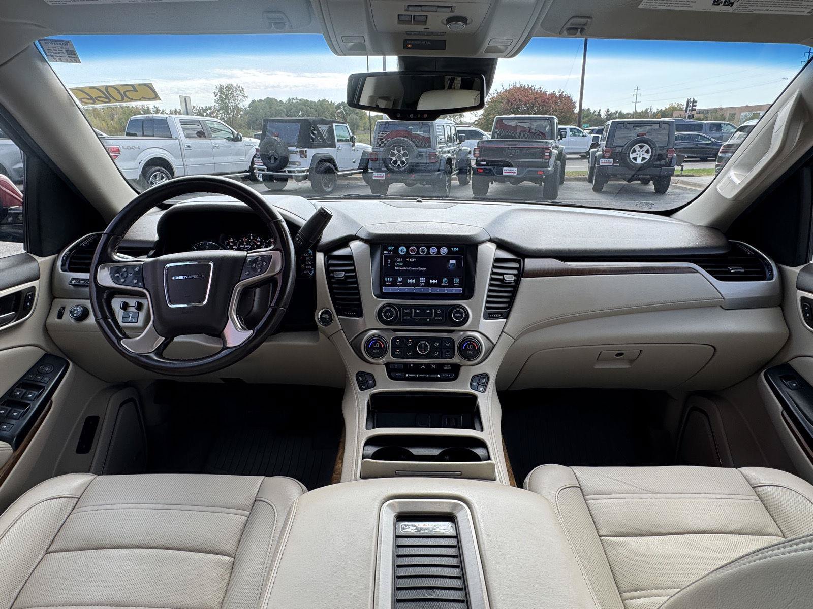 Used 2019 GMC Yukon Denali w/ Denali Ultimate Package AWD/4WD image 29