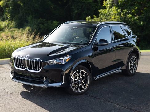 Used 2025 BMW X1 xDrive28i w/ Convenience Package AWD/4WD image 2