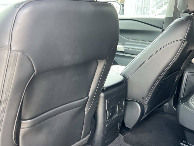 Used 2024 Ford Explorer XLT w/ Equipment Group 202A AWD/4WD image 20