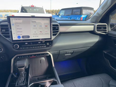 Used 2024 Toyota Tundra Limited image 18