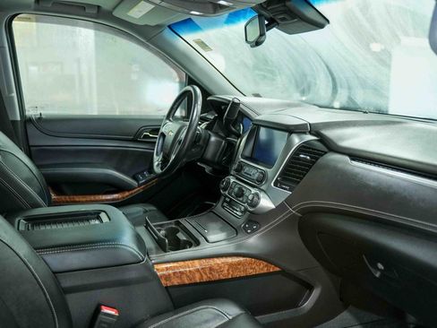 Used 2019 Chevrolet Suburban Premier image 21