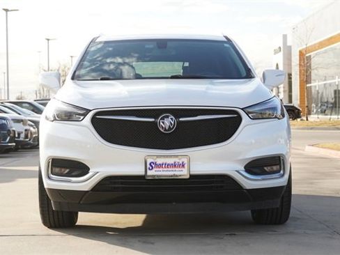Used 2021 Buick Enclave Essence w/ Sport Touring Edition image 2