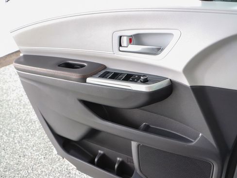 Used 2024 Toyota Sienna XSE w/ XSE Plus Package image 22