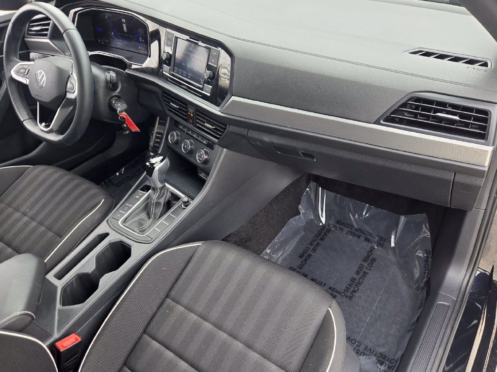 Used 2024 Volkswagen Jetta Sport FWD image 17