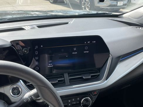 Used 2025 Chevrolet Trax LT image 17