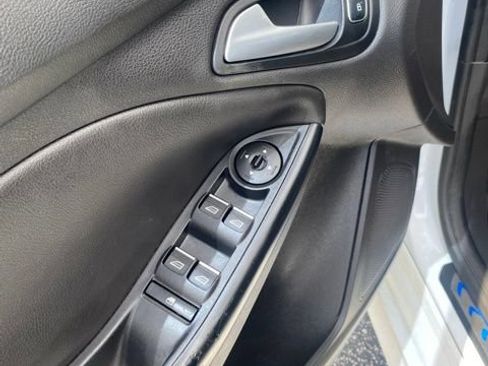 Used 2017 Ford Focus RS AWD/4WD image 13