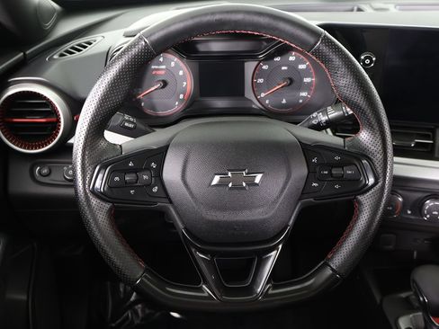 Used 2024 Chevrolet Trax RS w/ Sunroof Package FWD image 39