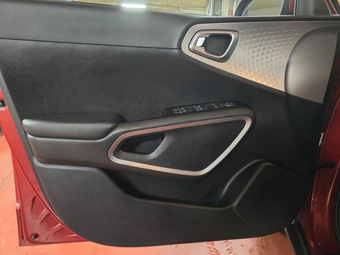 Used 2023 Kia Soul LX image 22