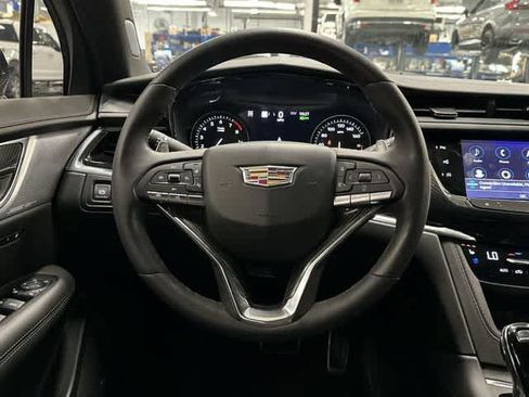 Used 2023 Cadillac XT6 Sport w/ Technology Package AWD/4WD image 15