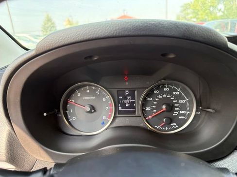 Used 2016 Subaru Crosstrek 2.0i Premium w/ Moonroof Package AWD/4WD image 11