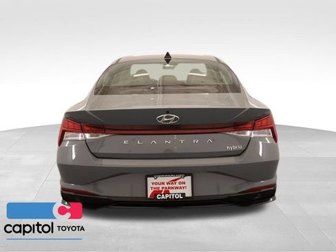 Used 2023 Hyundai Elantra Limited FWD image 3